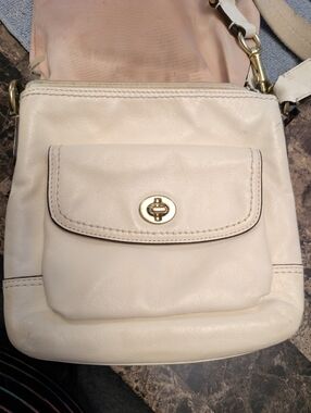 Authentic Coach Park Leather Crossbody Bag in Cream with Brass Turn-Lock Closure